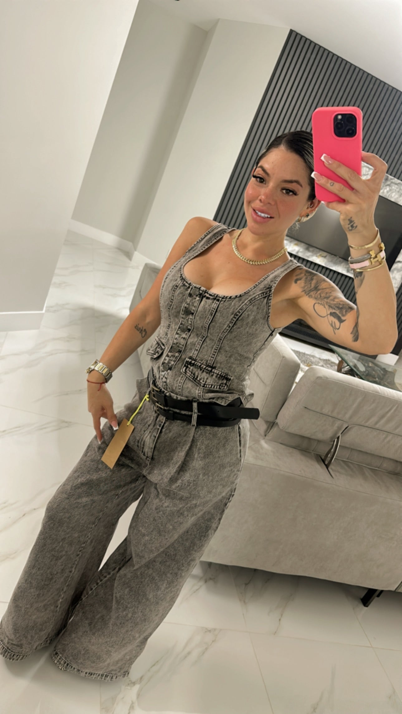 Claudia set