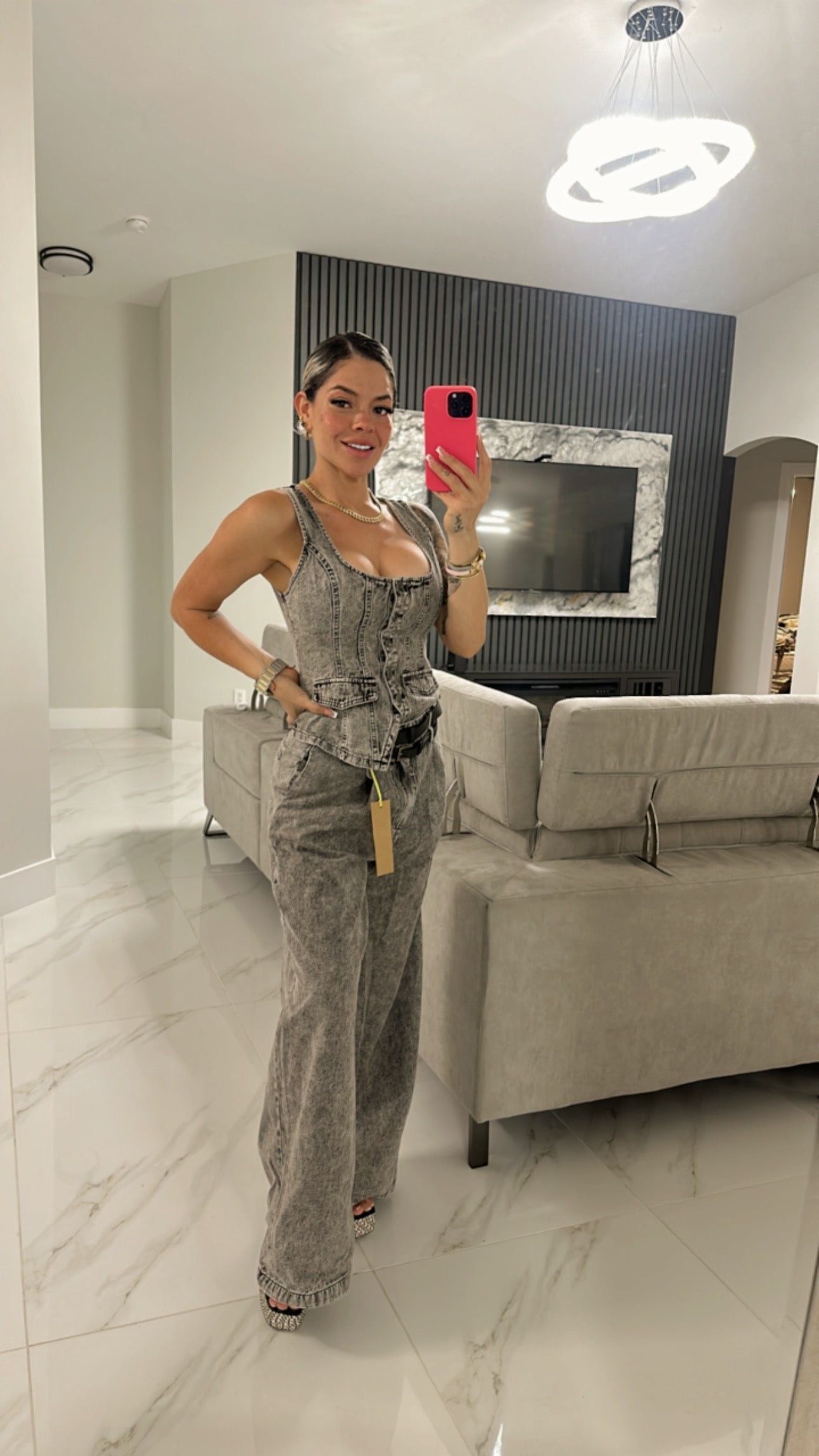 Claudia set