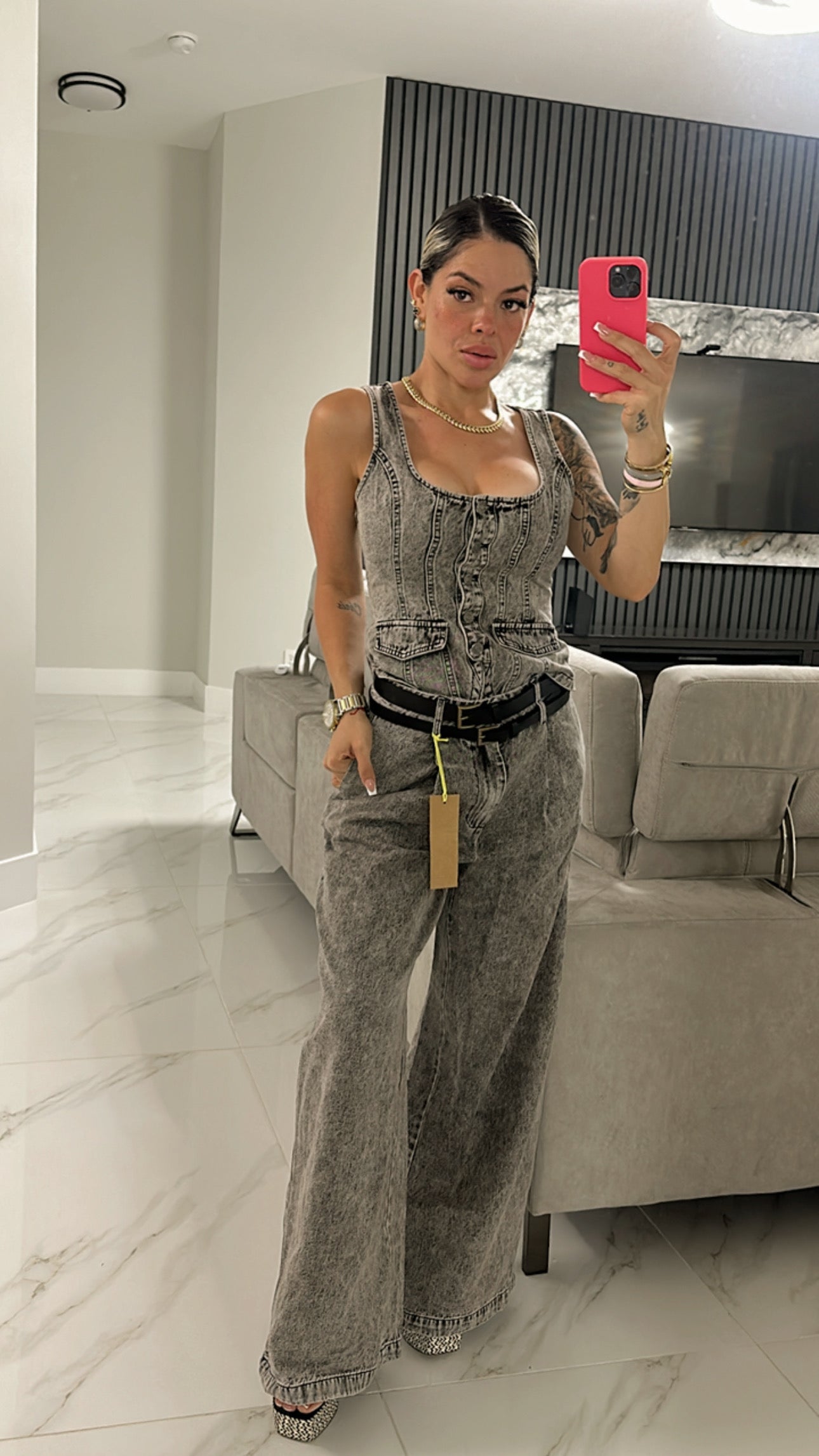 Claudia set